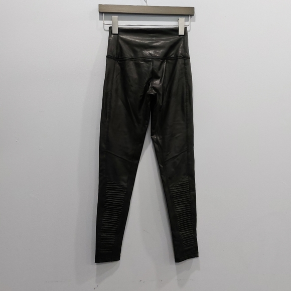 7 For All Mankind Faux Leather Moto Black Leggings - Picture 4 of 6